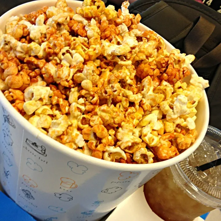 Snapdishの料理写真:Caramel pop corn|あぼちさん