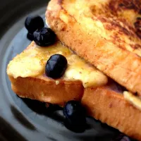 Banana Cinnamon French Toast w/ Blueberry|DJVinegarさん