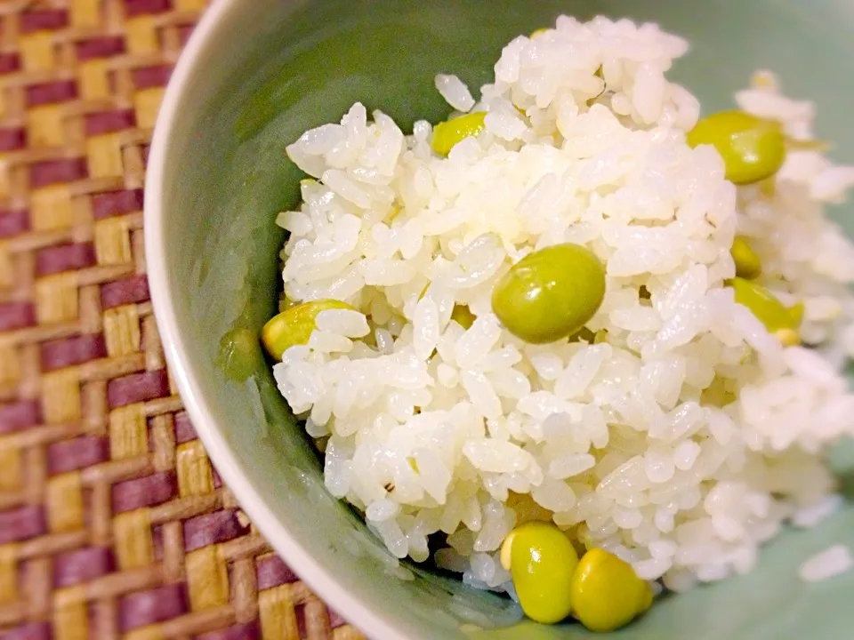 Snapdishの料理写真:枝豆ごはん🍚|ジュンコ バイヤーさん