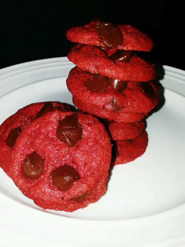 Redvelvet chocolate chip cookies|suriatiさん