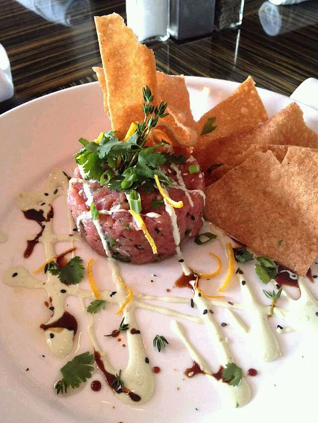 Tartar of Saku dressed in Wasabi Aioli, & Mango Chili Oil|Bryan S. Mooreさん