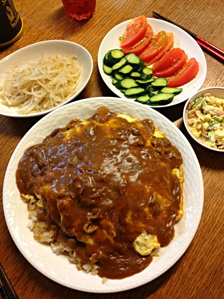 ★カレーオムライス★もやしナムル★トマトとぬか漬け★たまこサラダ|三宅 里美さん