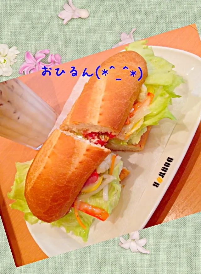 😜DOUTOR☕野菜たっぷりのミラノサンド💚|おひるごはんさん