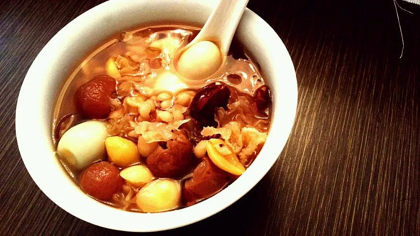 chinese sweet soup ★【barley, dates, gingko, lotus seed, longan, white fungus, quail】|mik limさん