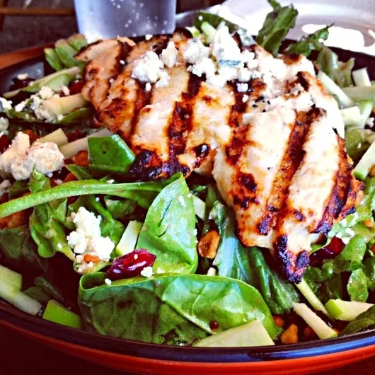 Snapdishの料理写真:Cranberry Grilled Chicken Salad|Kasie Chapinさん