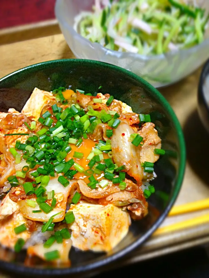 Snapdishの料理写真:豆腐入り豚キムチ丼|ともえさん