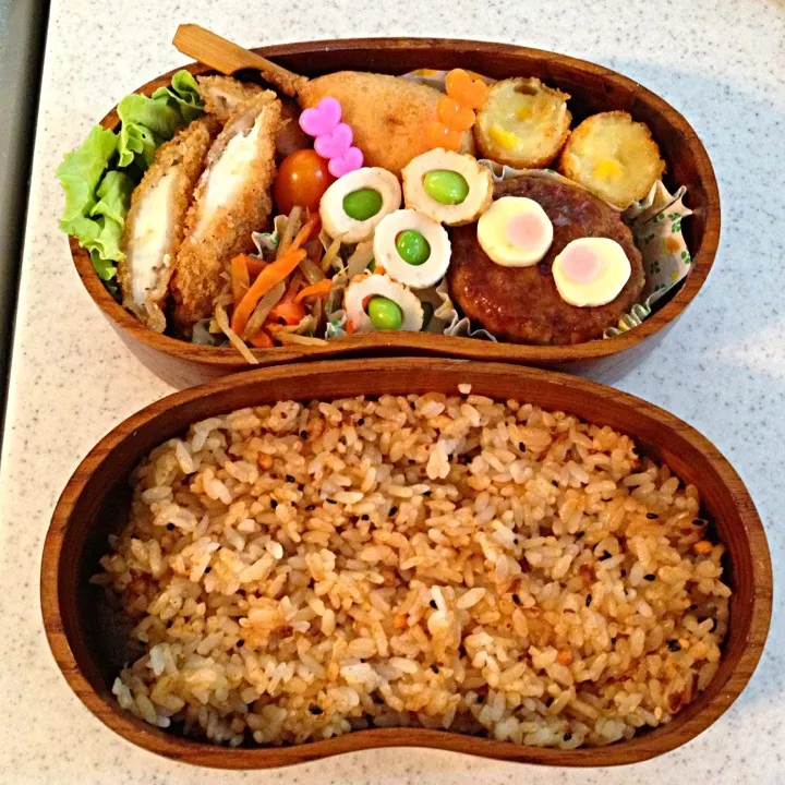 ７月２０日  娘弁当                    庭の赤いトマトがなくなりました。明日まで色付いてくれないかなぁ～😒|はなちゃんさん