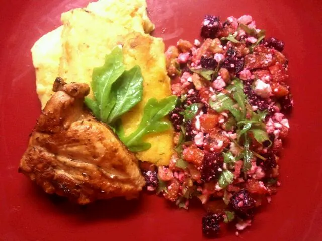 pan fried chicken with palenta and beet salad|Lisa MacLean Rodgersさん