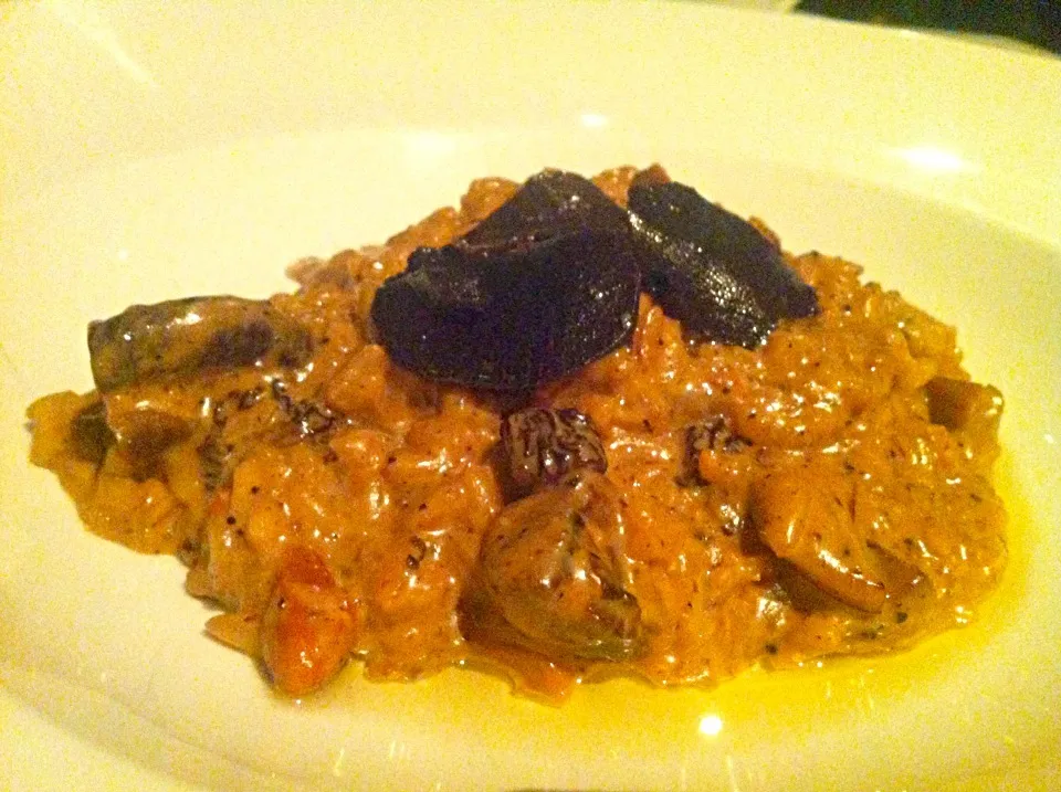 Wild mushroom & black truffle risotto|skyblueさん