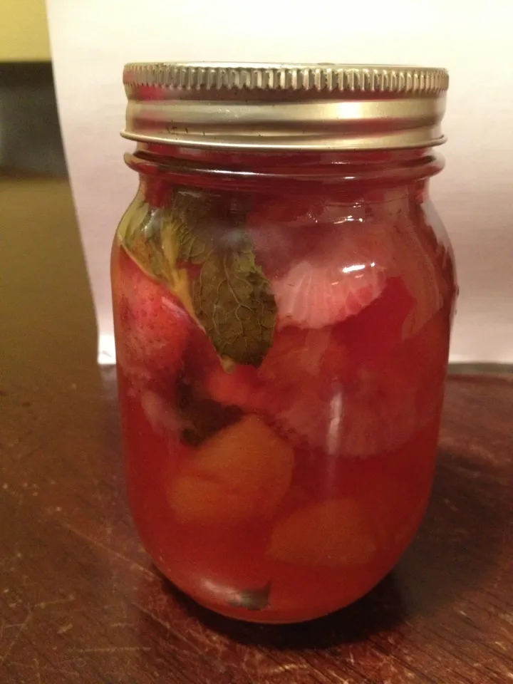 Fresh Strawberry,Peach simple syrup with Mint|Clint Hillさん