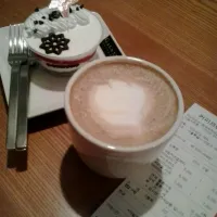 Snapdishの料理写真:Tiramisu + Caramel Latte|siti nur ainさん