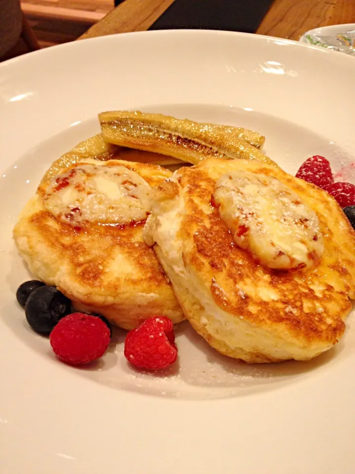 ロイヤルガーデンカフェ名古屋店のリコッタチーズパンケーキ|かいえんさん