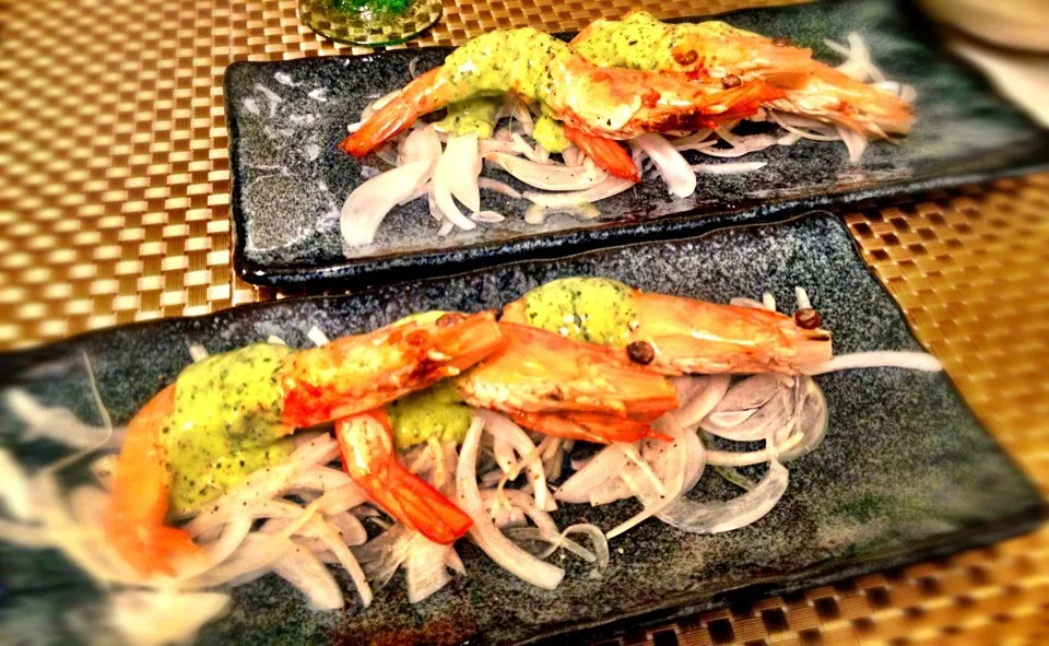 Steamed prawns with pesto and sour cream sauce.|Kirk Awiamさん