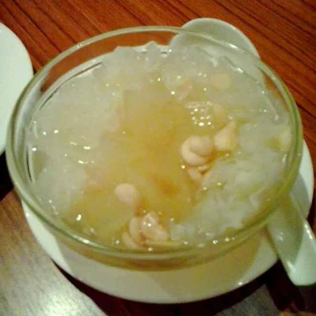 pear and white mushroom dessert|Shinta Nur Erasaraswatiさん