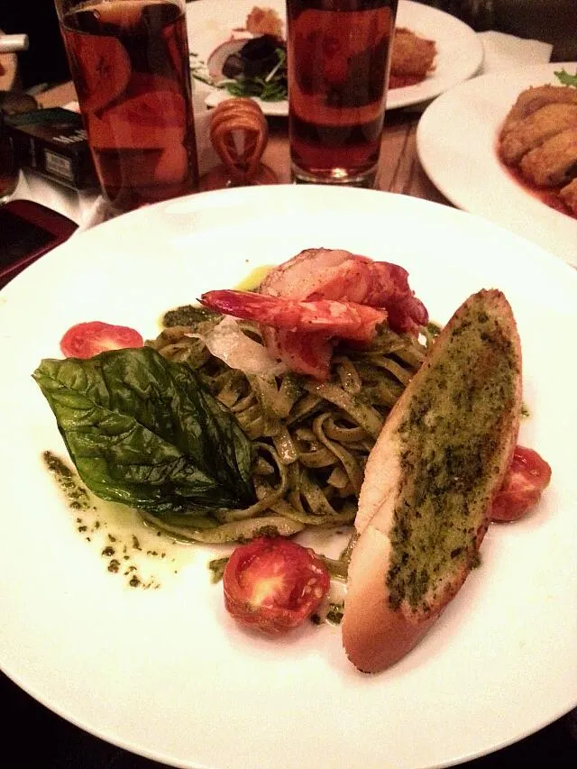 fettucinie pasta with pesto sauce|vitantriさん