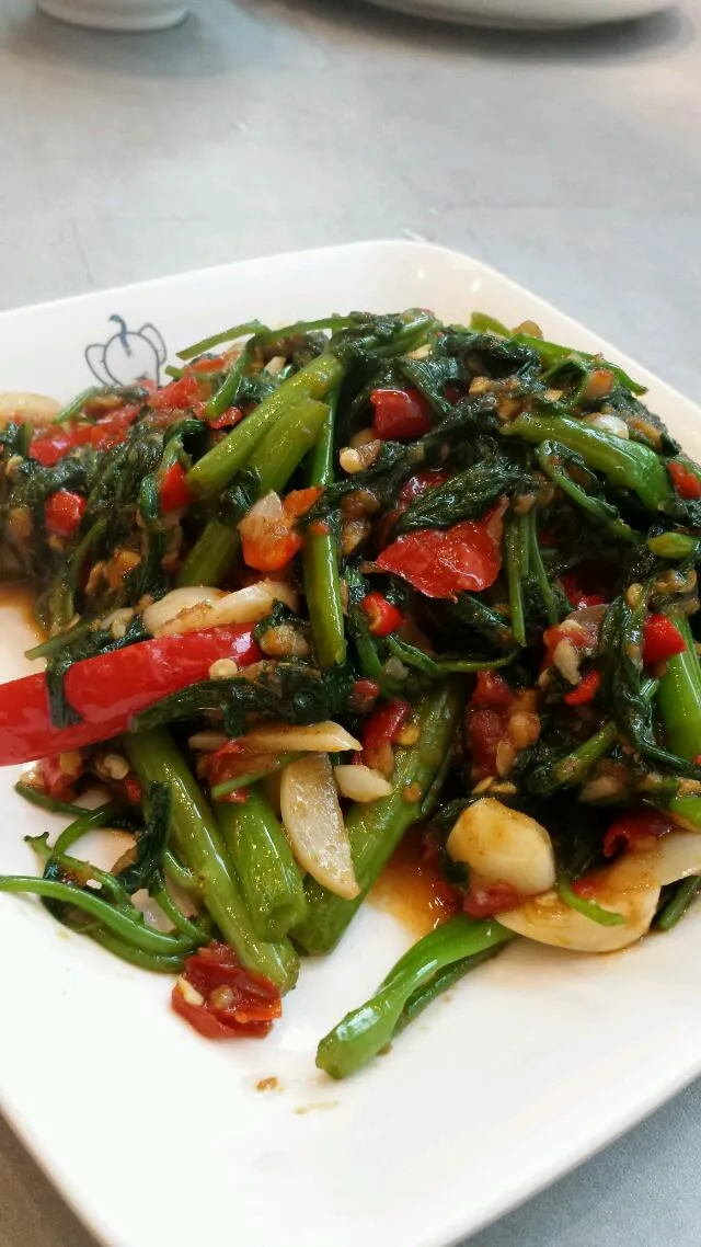 sambal kangkong with garlic|Catherine Shenさん