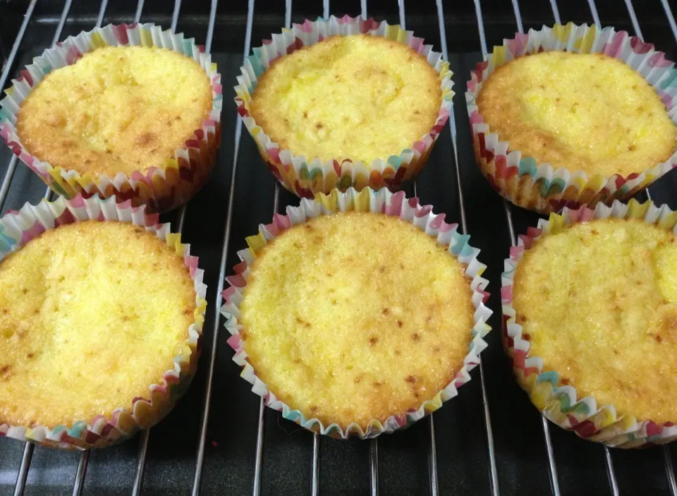 Mango Coconut Cupcakes|✨강민지✨さん