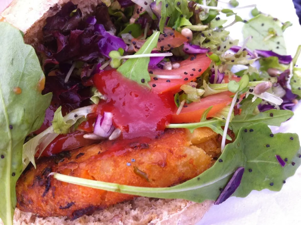 Spicy Mexican veggie burger at the 2013 Lambeth Country Show in Brockwell Park|Nick Hiderさん