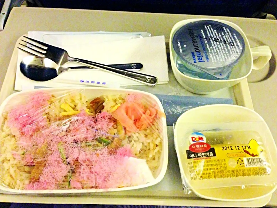 Chira sushi meal @korean air|shaine91さん