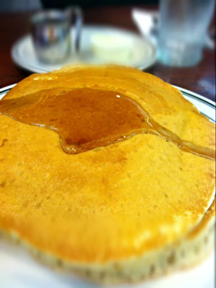 Snapdishの料理写真:Delicious fluffy pancakes|Juliee ~ ジュリーさん