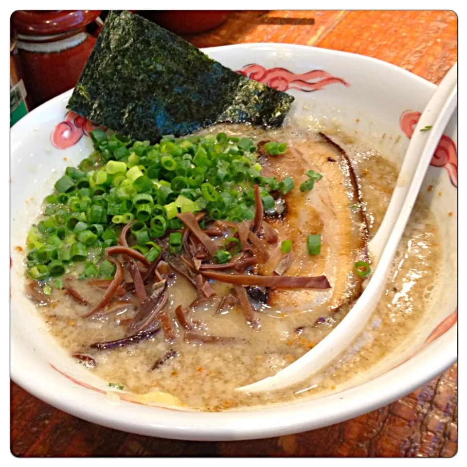 またやっちゃった💦呑んだ後のラーメン😰🍜|モモさん