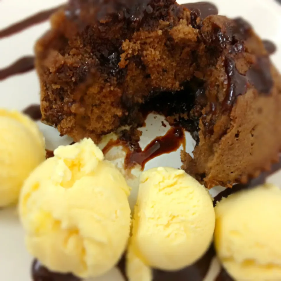 Chocolate pudding with vanilla ice cream|Sweetaddictsさん