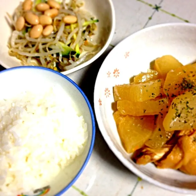 鶏と大根の煮物  もやしサラダ(^O^)|MHKさん