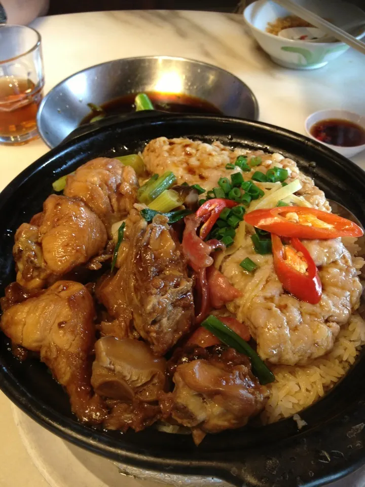 Snapdishの料理写真:Mixed meat claypot at east coast|Lindy Teoさん