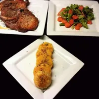 Snapdishの料理写真:broiled pork chops broccoli And carrots sauteed polenta