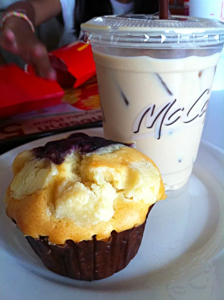 Blueberry muffin & Mc coffee|yayaさん