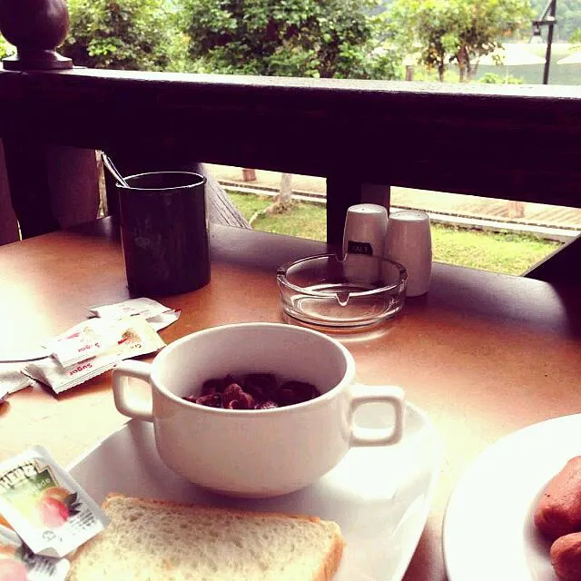 environment plays an important role in food taste too
brrakfast with sea view and rainforest enhance my brekie taste|joey limさん