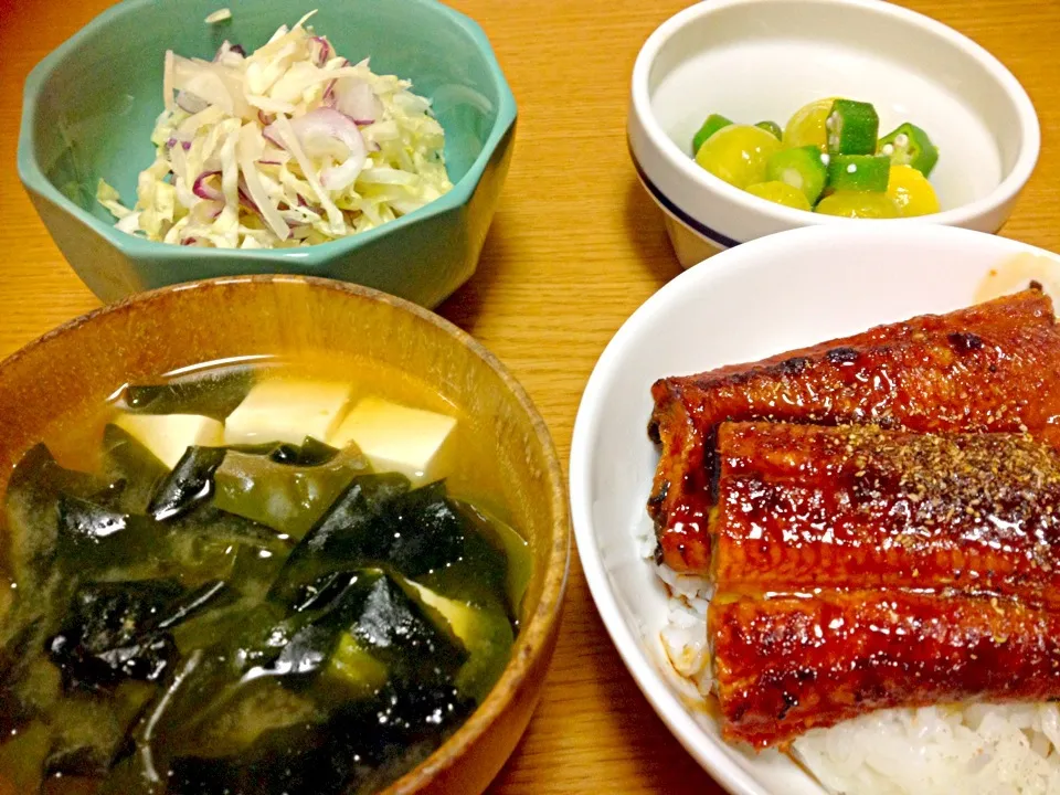 Snapdishの料理写真:うな丼、キャベツ浅漬け、トマトマリネ、お味噌汁|まりこさん