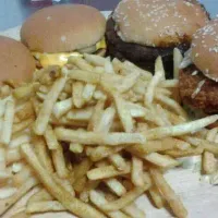 Snapdishの料理写真:2 sets Kid's Cheeseburger meal
Double Rendang Burger
Double McSpicy Burger
Curry powder sprinkled on french fries

#dapurtakadalighter #dahlamatakmakanMcD|Maslia Masri Masluhinさん