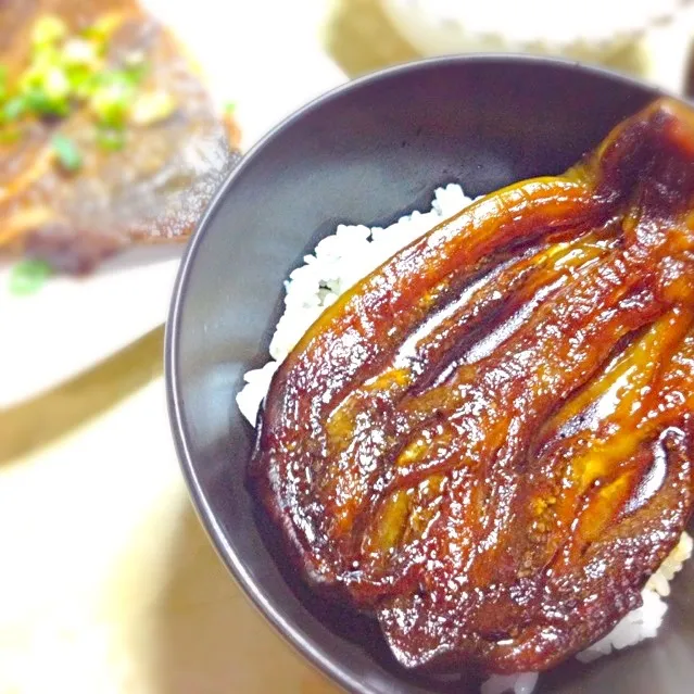 鰻丼？いいえナス丼です。|ゆたんぽちゃんさん