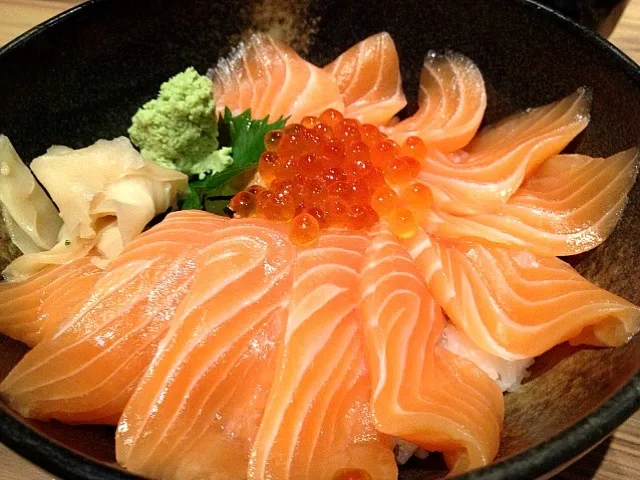 Salmon ikura don 😻|Nat Varakunpakonsiriさん