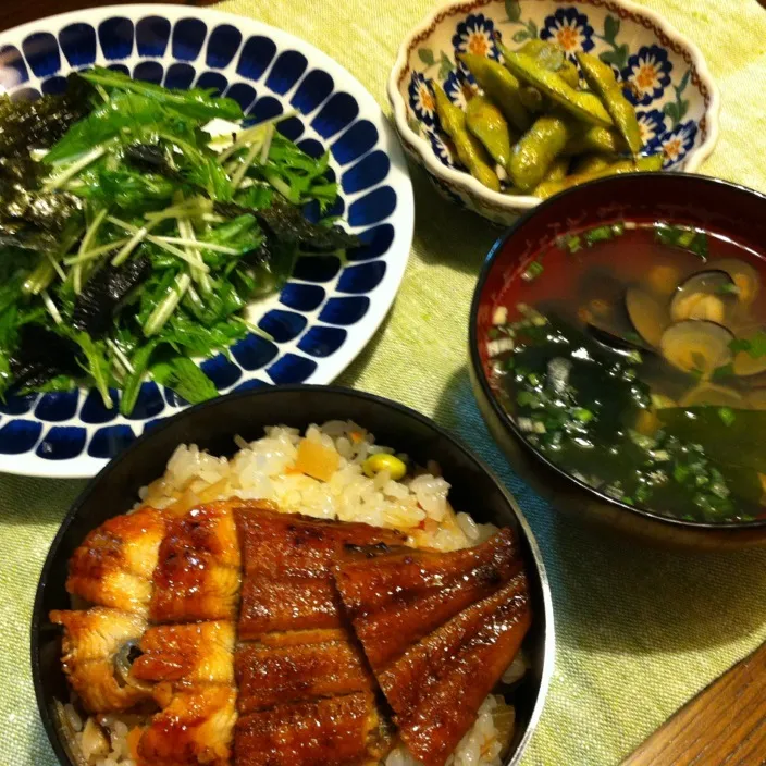 鰻のちらし寿司、シジミの味噌汁、水菜と海苔のしょうがナムル、オリーブ柚子こしょう枝豆|きりママさん