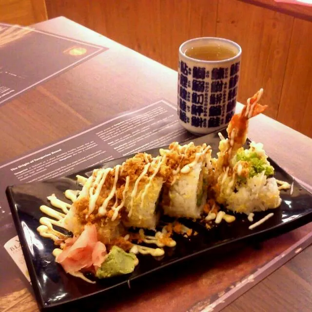 Snapdishの料理写真:Salmon Skin Roll Sushi|Jun Kiさん