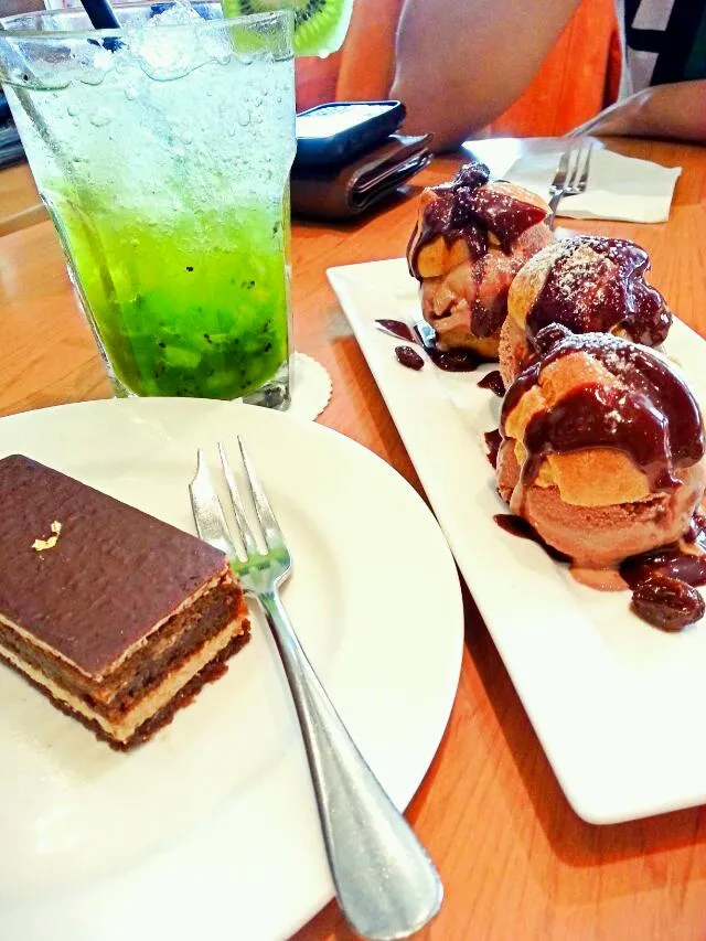 Snapdishの料理写真:Opera Cake, ice Kiwi fruit soda, chocolate ice cream puff|Jun Kiさん