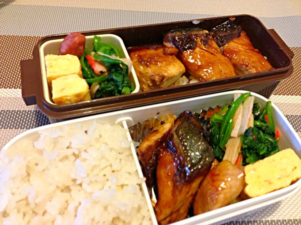 Snapdishの料理写真:お弁当♡ブリの照焼き、ほうれん草とカニカマのおかか醤油和え、卵焼き|ウサコさん