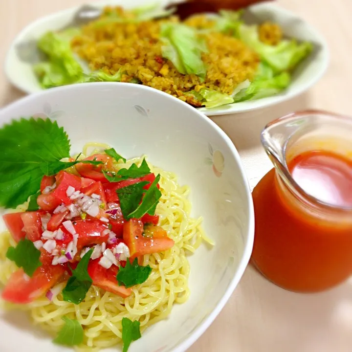 Snapdishの料理写真:カレーレタスチャーハンとトマトラーメン冷🍅|麻希さん