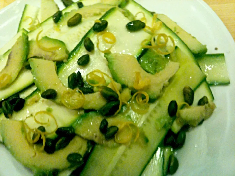 Carpaccio of cucumber and squash, avocado and pistachio|marianne rasmussenさん