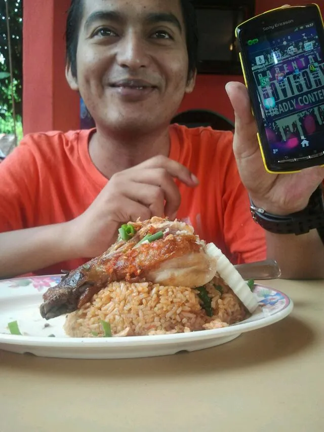 Snapdishの料理写真:nasi goreng ayam + tokidoki|Qhasehさん