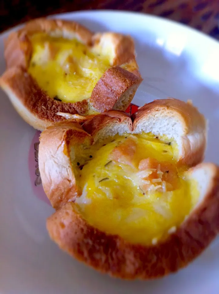 Ham and egg in bread muffin|Karen Simさん