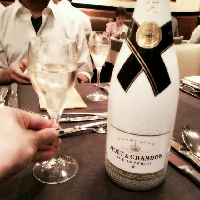 Snapdishの料理写真:Moet & Chandon Ice Imperial Demi - Sec NV|ふぃるまめんとさん