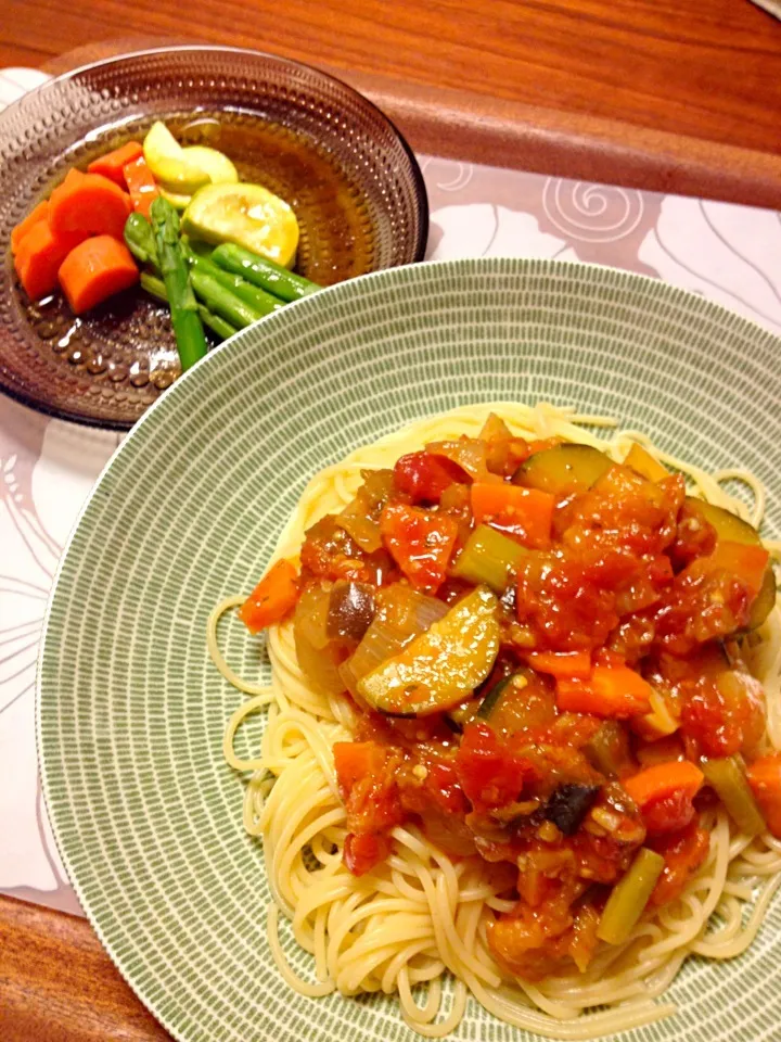 夏野菜で⭐ラタトゥイユのパスタと温野菜サラダ|＊まり＊さん