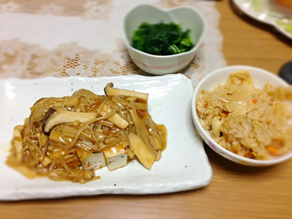 Snapdishの料理写真:厚揚げの和風きのこ餡掛けと竹の子ご飯|yukaさん