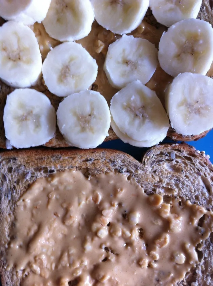 Peanut butter & banana sandwich|Nick Hiderさん