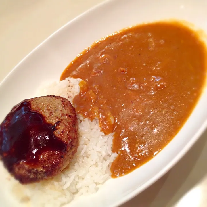 カリー軒のハンバーグカレー。|ポルチーニ。さん