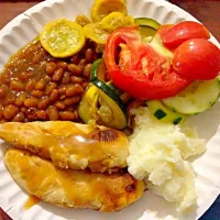 Grilled honey Dijon chicken, baked beans, cucumber tomato salad, fresh tomatoes from the garden, fresh squash and zucchini from the garden, and mashed tators|Amber Lynn Lacy Mannionさん