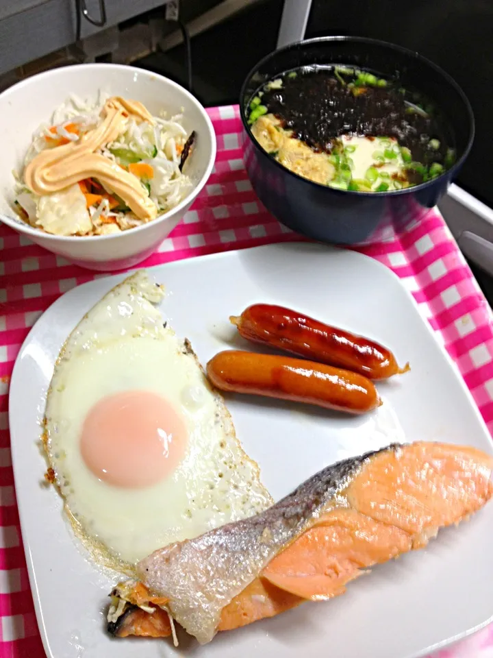 朝ごはん。豆腐と海苔のお澄まし。明太マヨが大活躍よ(^ ^)|ハルさん
